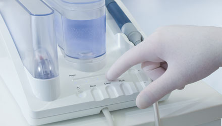 Система Vector позволяет проводить лечение пародонтита, пародонтоза, переимплантита и других заболеваний десен и пародонта